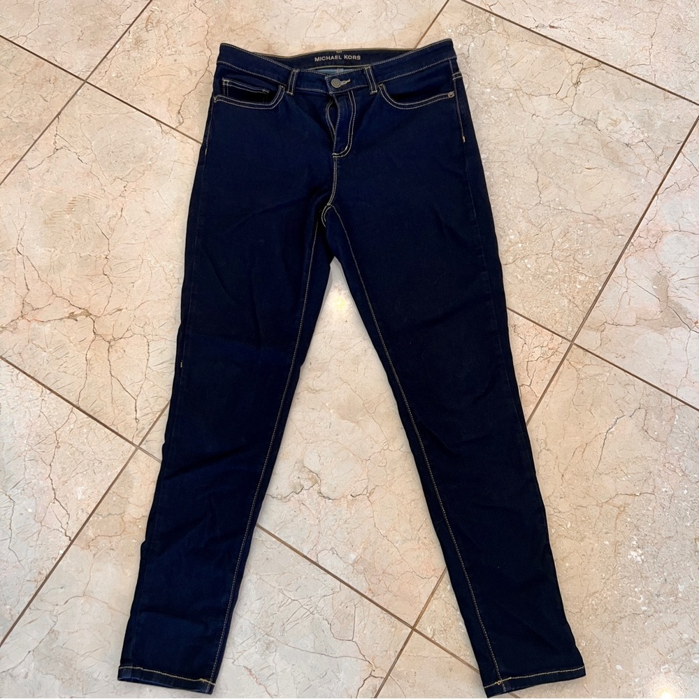 Michael Kors dark denim skinny jeans. Izzy Skinny Size 10 w/ stretch.Great shape